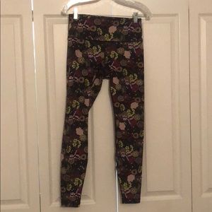 LuLuLemon flower wunder under